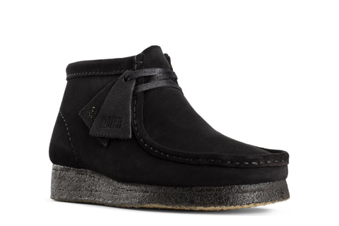 OORSPRONKLIKE WALLABEE LEESVROUE CLARKS "MADE IN VIETNAM" (SWART SUEDE) 